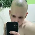Я Артём, 22, из Волжского, ищу знакомства без обязательств