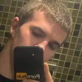 Я Иван, 21, знакомлюсь для без обязательств в Москве