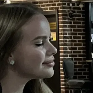 Валерия из Магадана, ищу на сайте знакомства на одну ночь