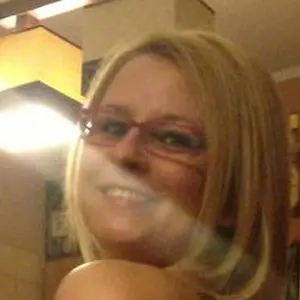 Ульяна из Нягани, мне 24, познакомлюсь для вирта