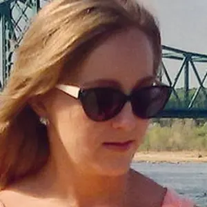 Алина из Кубинки, ищу на сайте постоянные отношения