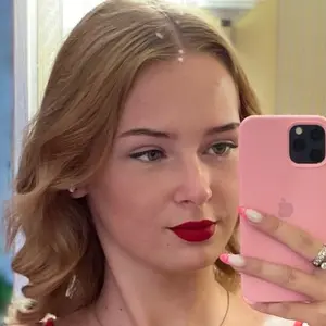 Аля из Симферополя, мне 19, познакомлюсь для постоянных отношений