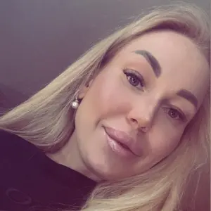 Alisa из Москвы, ищу на сайте постоянные отношения