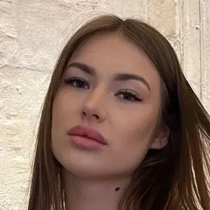 Я Юлия, 24, знакомлюсь для вирта в Москве