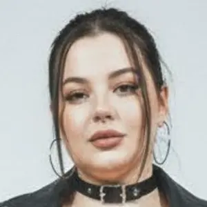 Я Госпожа Ксения, 28, знакомлюсь без обязательств в Екатеринбурге