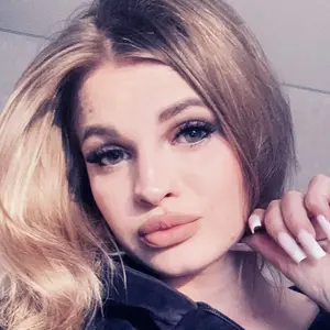 Карина из Белоусова, ищу на сайте вирта