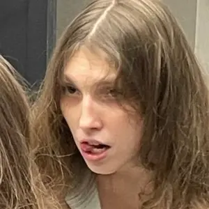 Я Аврора, 18, из Санкт-Петербурга, ищу знакомство для вирта