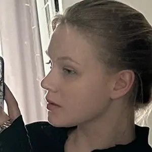 Я Лика, 18, из Тегерана, ищу знакомство для дружбы