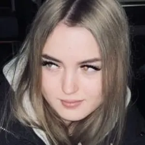 Я Юлия, 19, из Санкт-Петербурга, ищу знакомство для общения