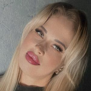 Этлана из Липецка, мне 26, познакомлюсь для общения