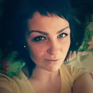 Я Надюшка, 34, из Нерюнгри, ищу знакомства на одну ночь