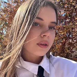 Я Алиса, 19, из Благовещенска, ищу знакомства без обязательств