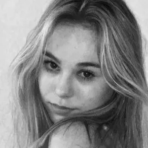 Юлия из Орла, мне 24, познакомлюсь для вирта