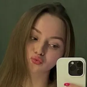 Настя из Симферополя, мне 25, познакомлюсь без обязательств