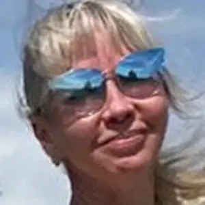 Я Натали, 46, из Кирова, ищу знакомство для постоянных отношений