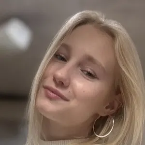 Я Регина, 19, из Ульяновска, ищу знакомство для общения