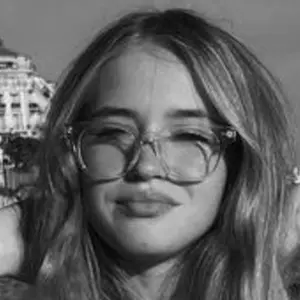 Арина из Вашингтон, мне 19, познакомлюсь для вирт