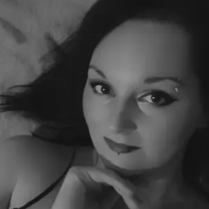 Я Ника, 33, из Гомеля, ищу знакомство для приятного времяпровождения