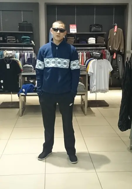 Олег из Мысков, мне 36, познакомлюсь на одну ночь