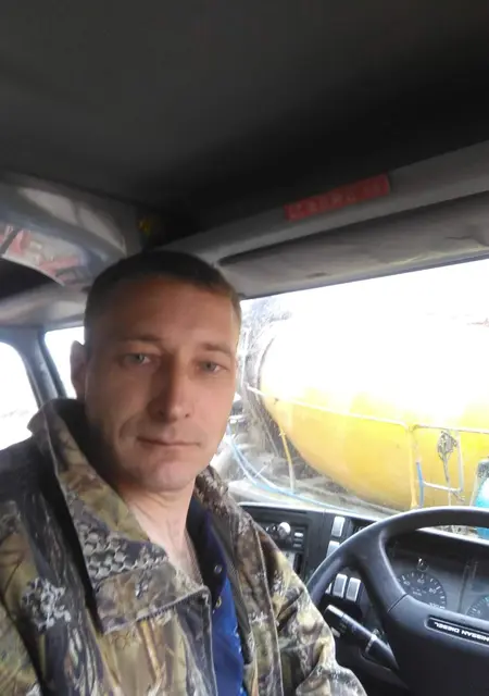 Я Александр, 44, из Черняховска, ищу знакомства на одну ночь