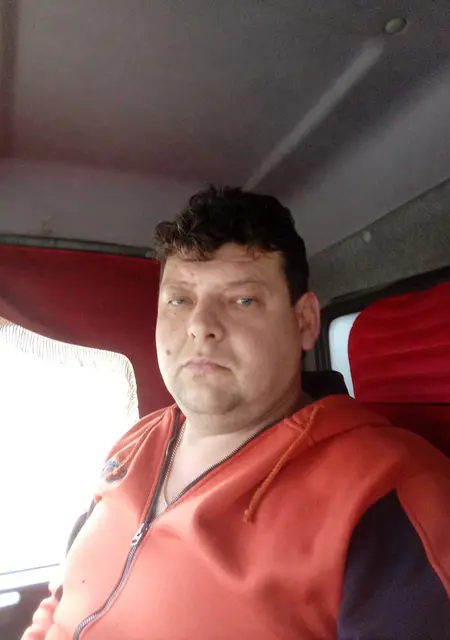 Я Сергей, 44, из Суджи, ищу знакомства без обязательств