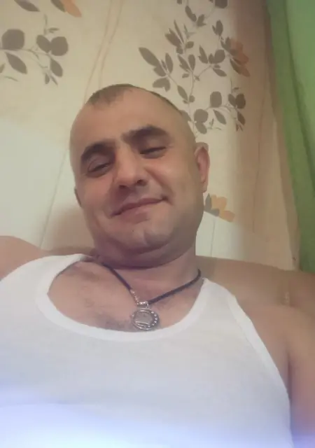 Джони из Альметьевска, мне 43, познакомлюсь без обязательств