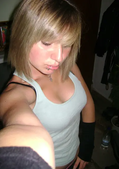 Я Яна, 23, знакомлюсь без обязательств в Большом Луге