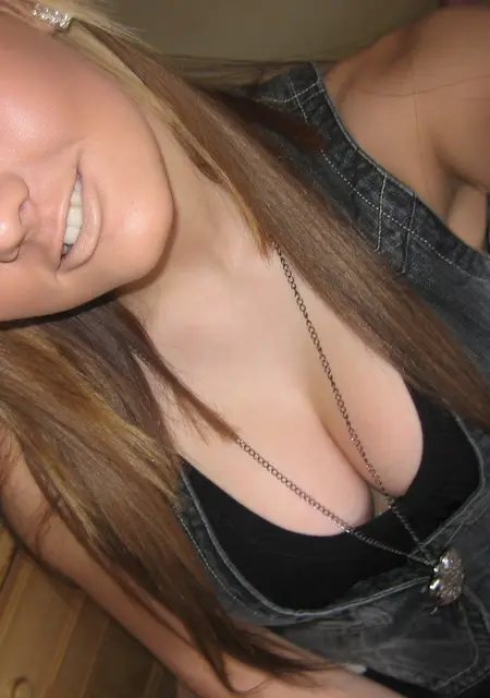 Я Лариса, 23, знакомлюсь без обязательств в Никите