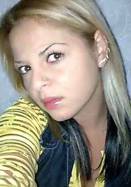 Лариса из Иковки, мне 25, познакомлюсь для вирта