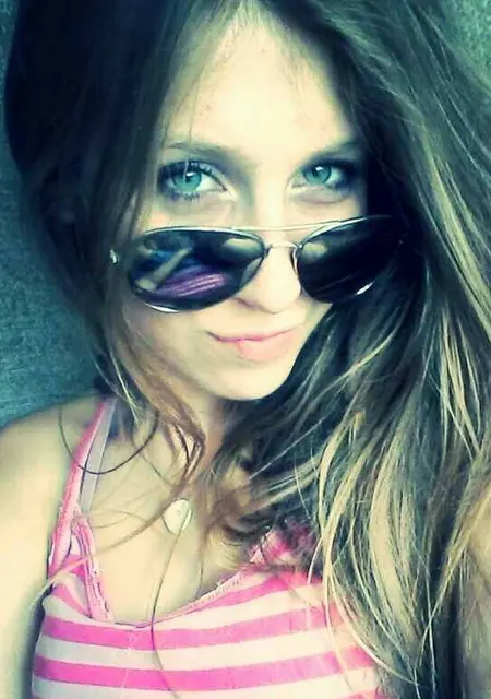 Алла из Нягани, мне 18, познакомлюсь без обязательств