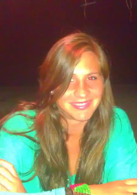 Я Юлия, 22, из Петродворца, ищу знакомство для постоянных отношений