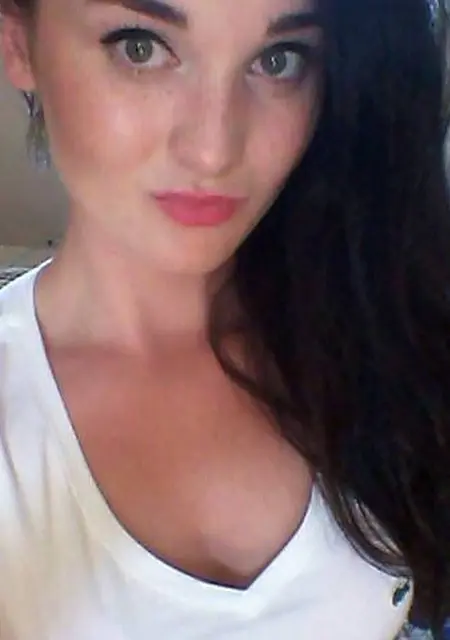 Дина из Луги, ищу на сайте знакомства без обязательств