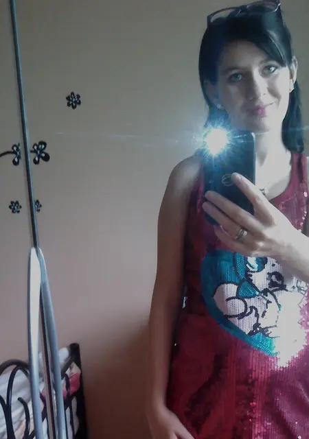 Я Снежана, 21, из Дрезны, ищу знакомства без обязательств