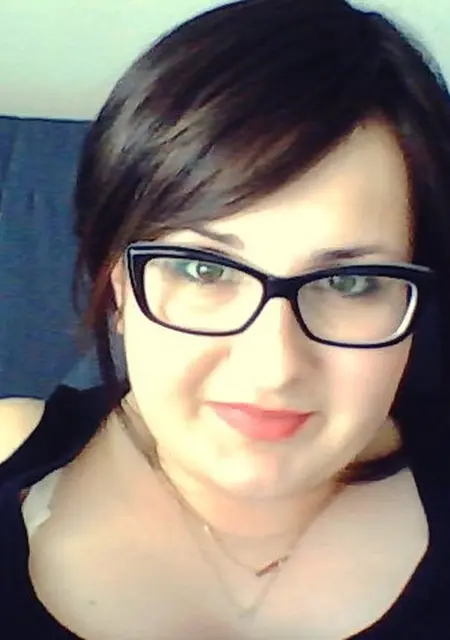 Я Роза, 19, из Слюдянки, ищу знакомство для постоянных отношений