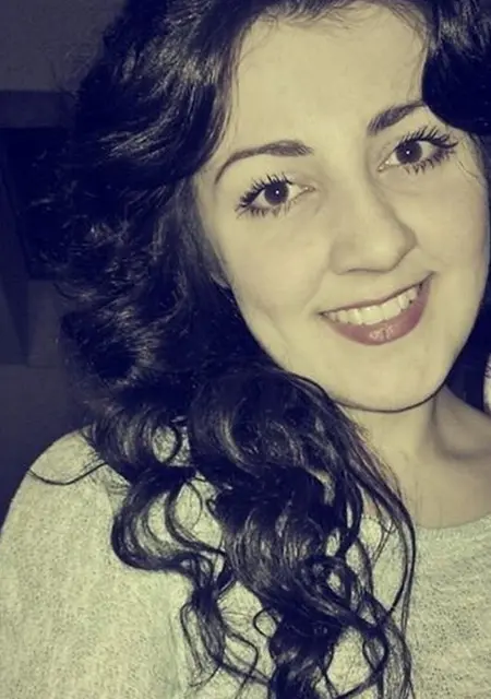 Лариса из Батайска, мне 22, познакомлюсь для общения