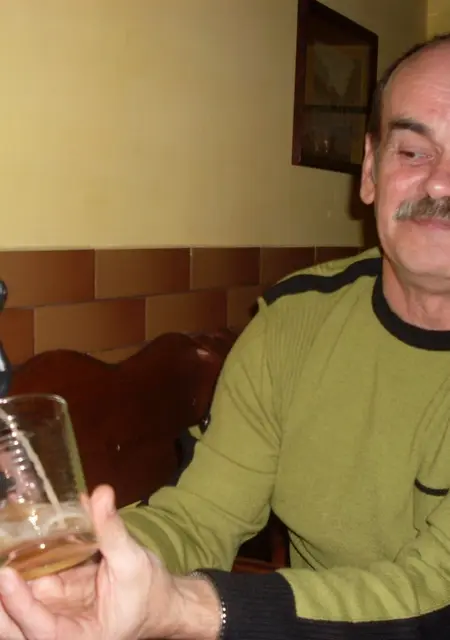 Я Александр, 64, из Звенигова, ищу знакомства без обязательств