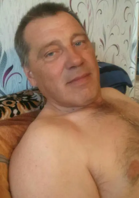 Александр из Мирного, ищу на сайте знакомства без обязательств