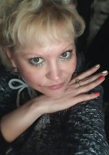 Лиза из Балакова, мне 45, познакомлюсь на одну ночь