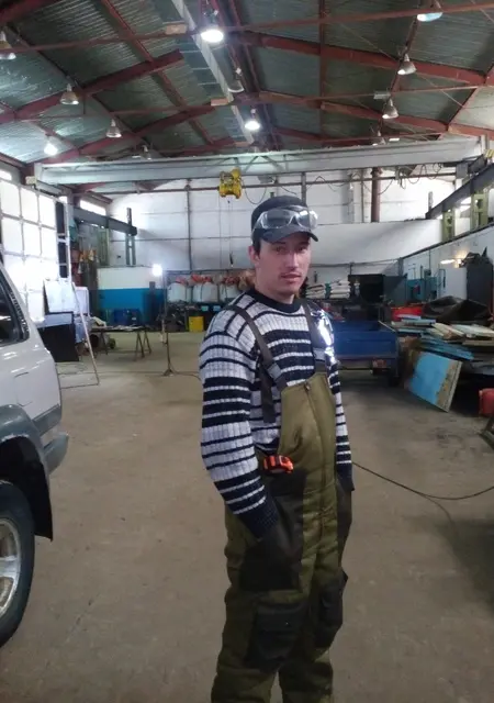 Я Юрка, 37, из Ногликов, ищу знакомство для приятного времяпровождения