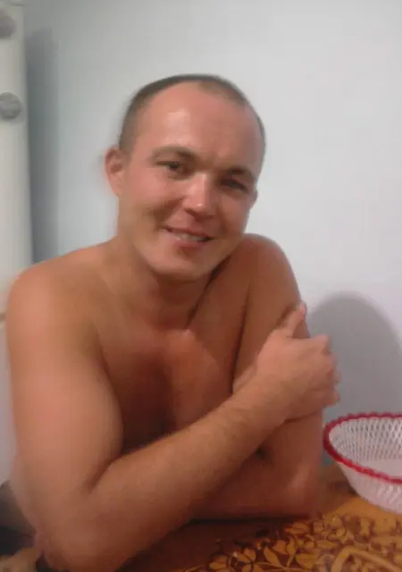 Я Evgenui, 46, знакомлюсь на одну ночь в Медведовской