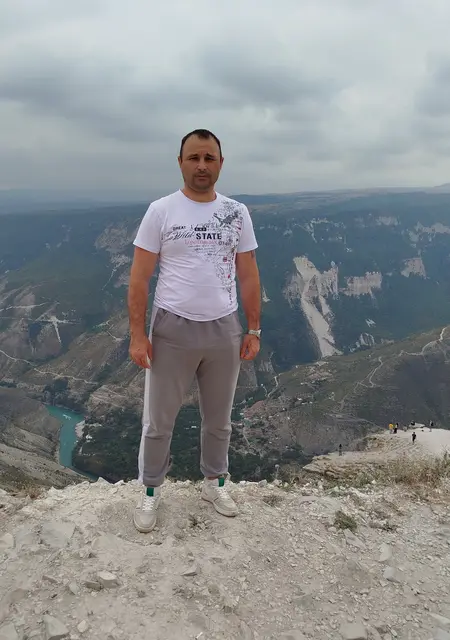 Я Алекс, 37, из Озерска, ищу знакомства без обязательств