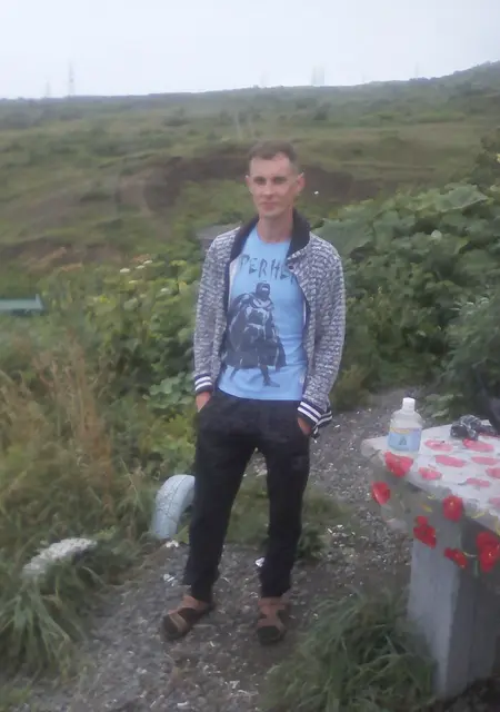 Александр из Холмска, ищу на сайте знакомства на одну ночь