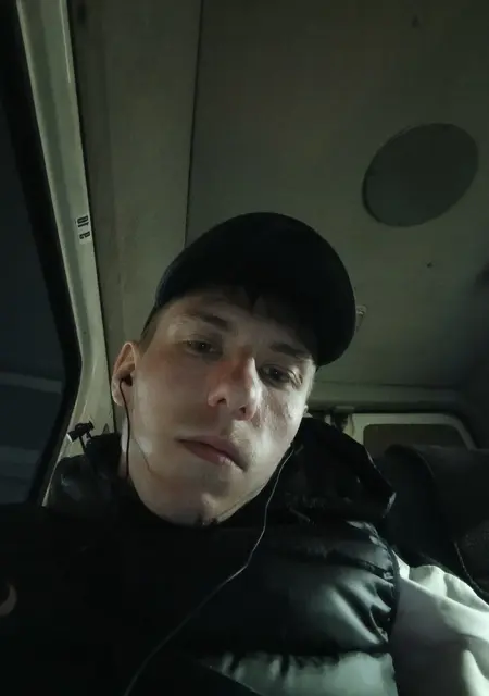 Daniel из Новомосковска, мне 21, познакомлюсь на одну ночь