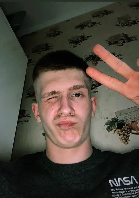 Я Александр, 22, из Казани, ищу знакомство для общения