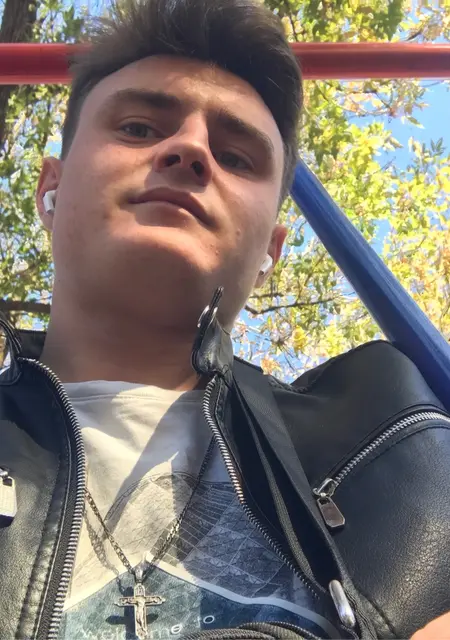 Я Саша, 20, знакомлюсь для постоянных отношений в Красноперекопске