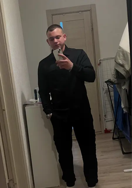 Я Максим, 24, из Москвы, ищу знакомство для вирта