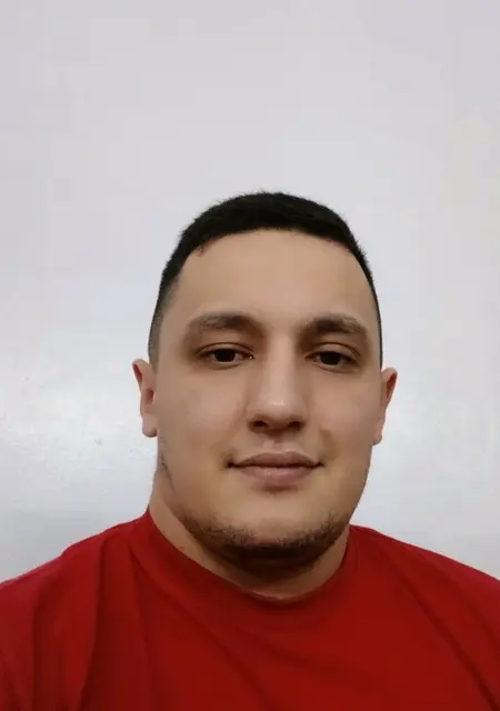 Я Ренат, 25, из Воронежа, ищу знакомства без обязательств