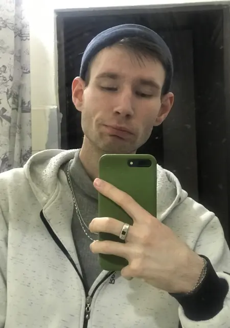 Я Владислав, 24, знакомлюсь для постоянных отношений в Омске