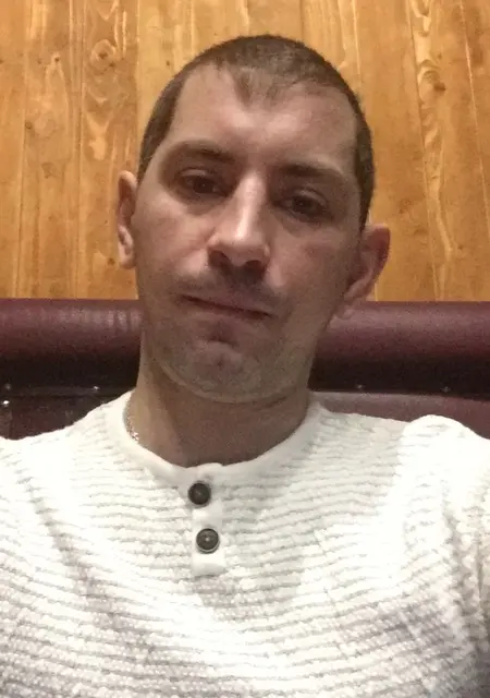 Я Сергей, 40, из Чебоксар, ищу знакомства без обязательств