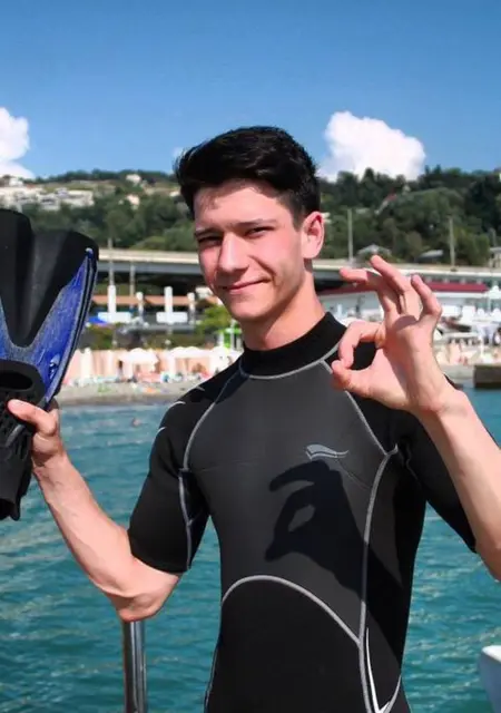 Я Ильдар, 23, из Бакалов, ищу знакомства без обязательств